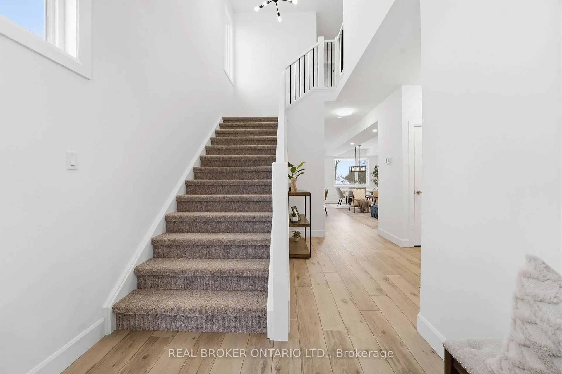 Photo 4 of 160B Concession Street W, Tillsonburg — HOMEH