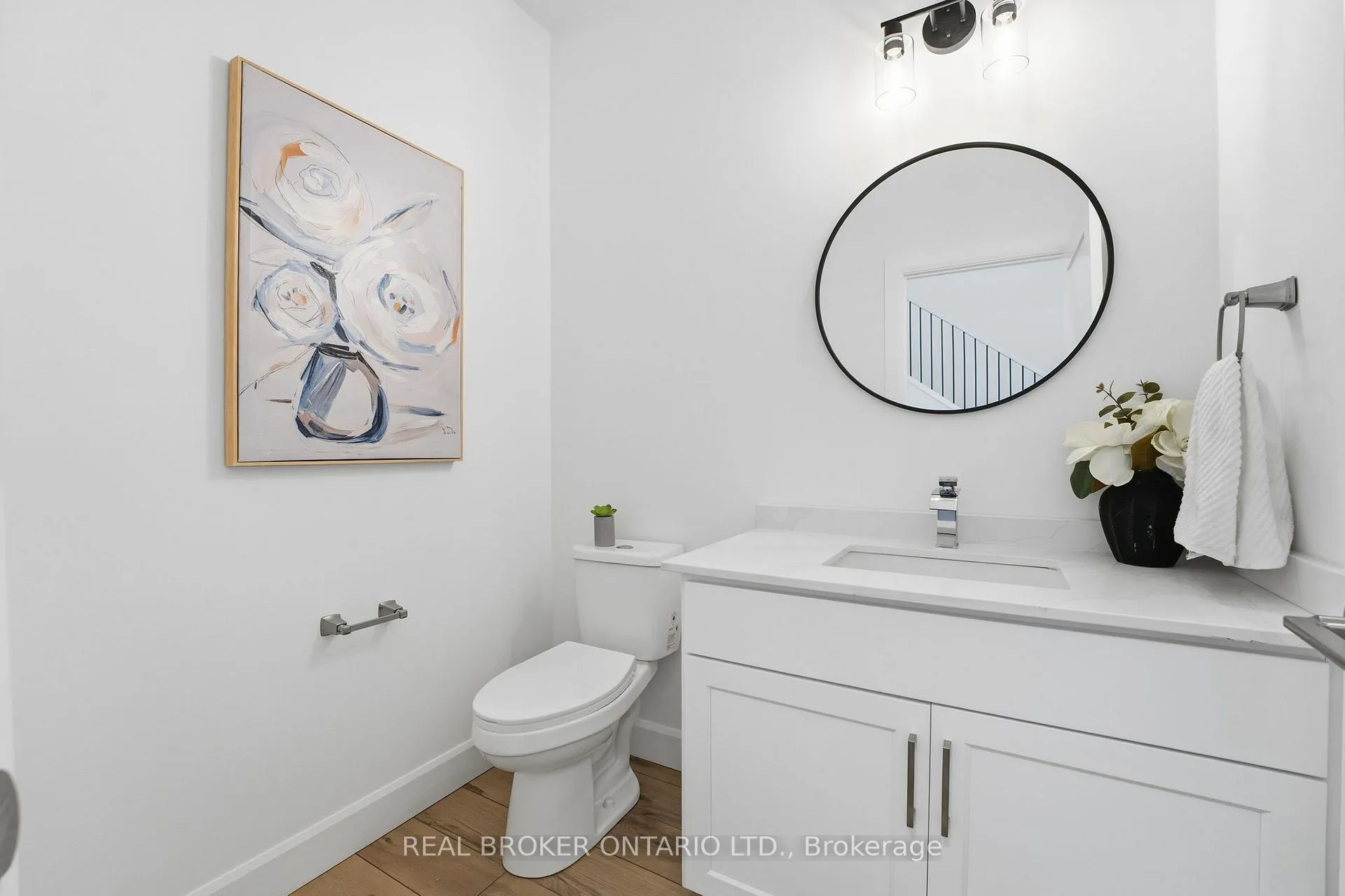 Photo 5 of 160B Concession Street W, Tillsonburg — HOMEH