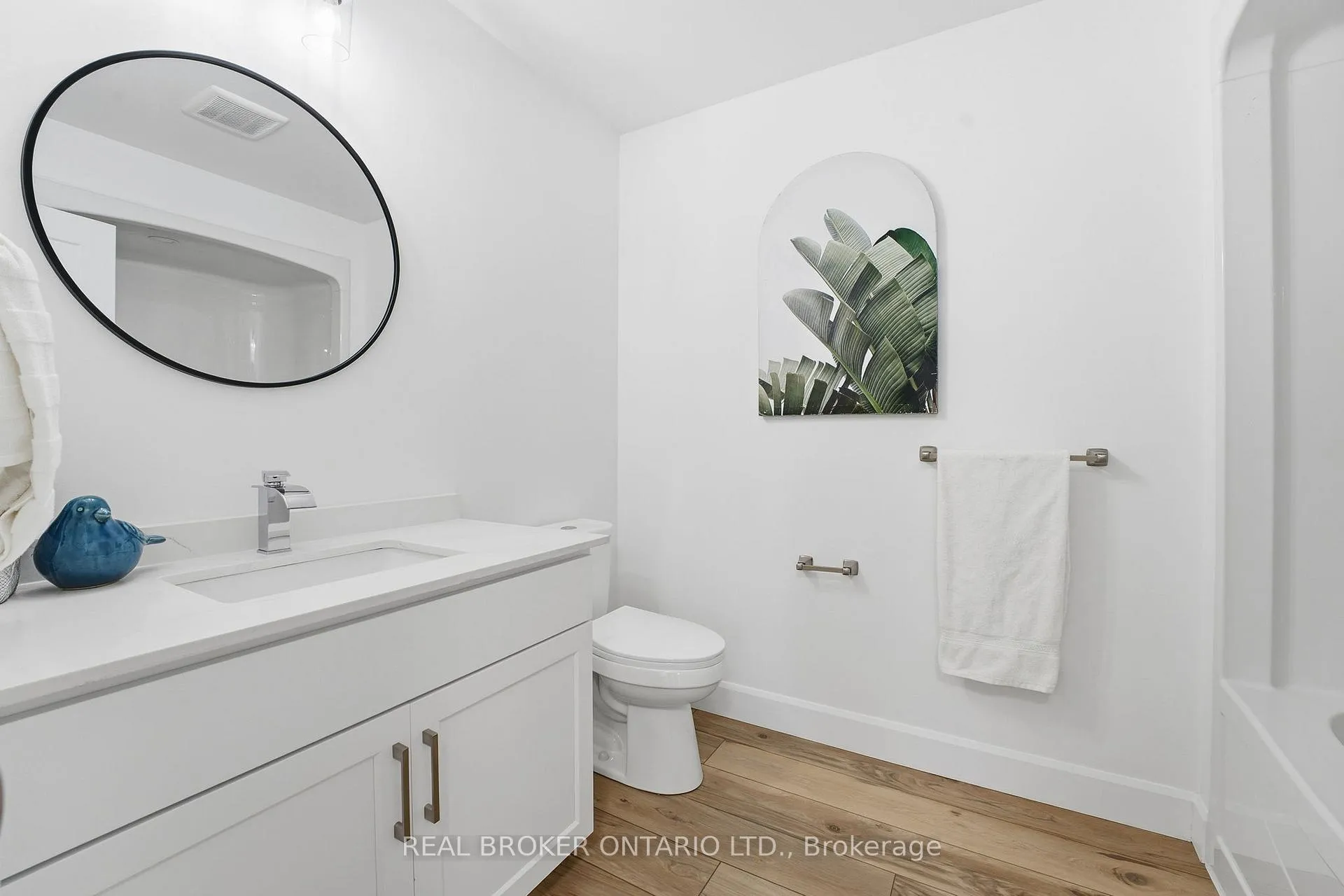 Photo 25 of 160B Concession Street W, Tillsonburg — HOMEH