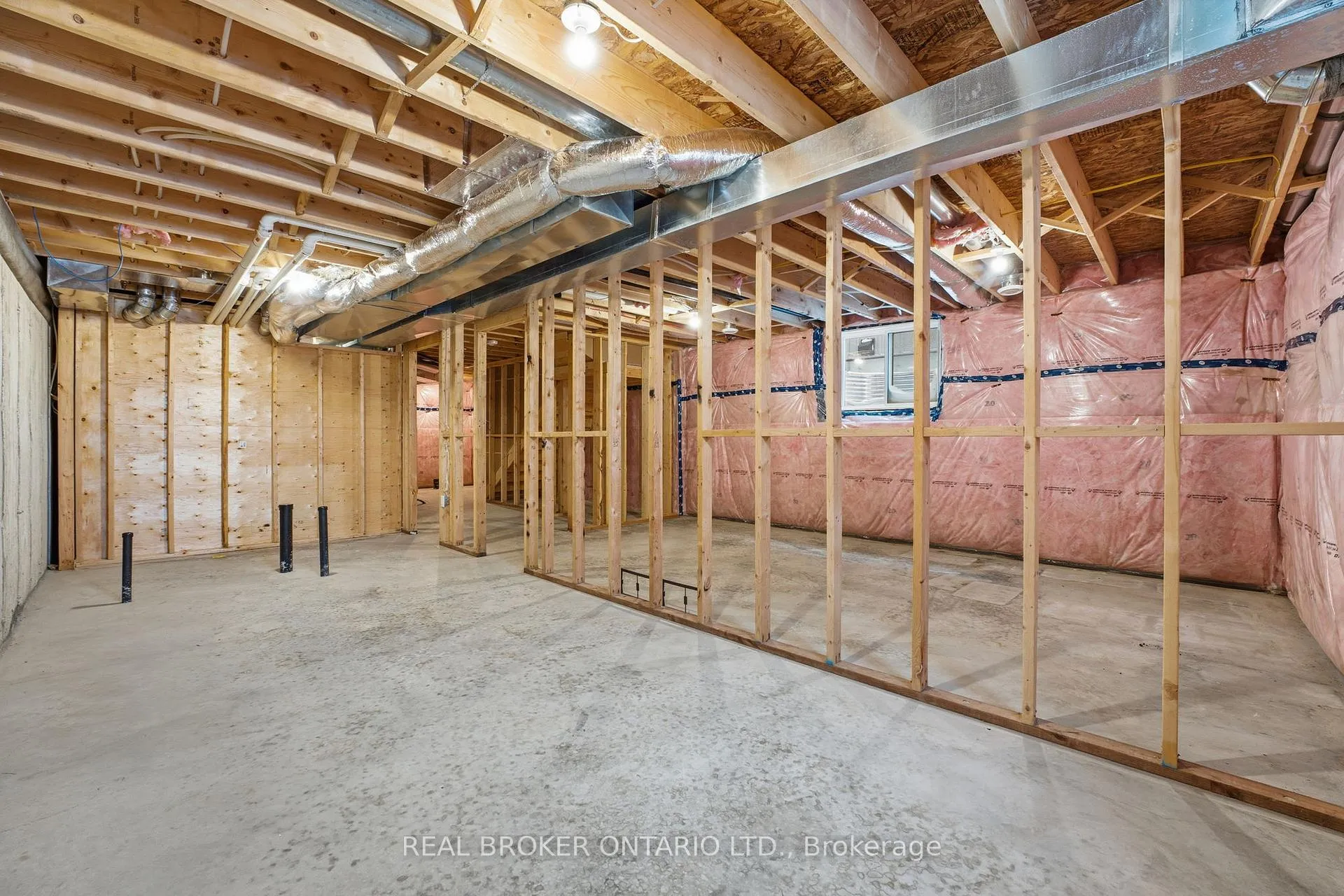 Photo 30 of 160B Concession Street W, Tillsonburg — HOMEH
