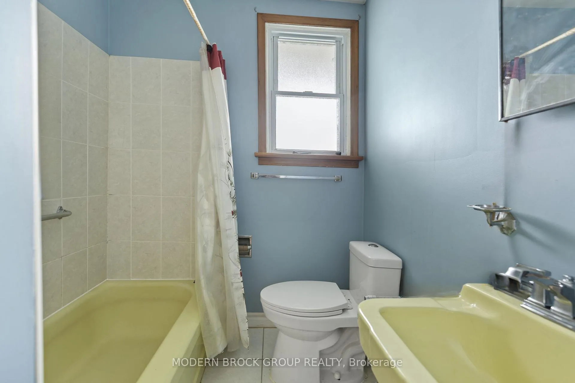Photo 15 of 26 Shaw Street, Kingston, Rideau — HOMEH