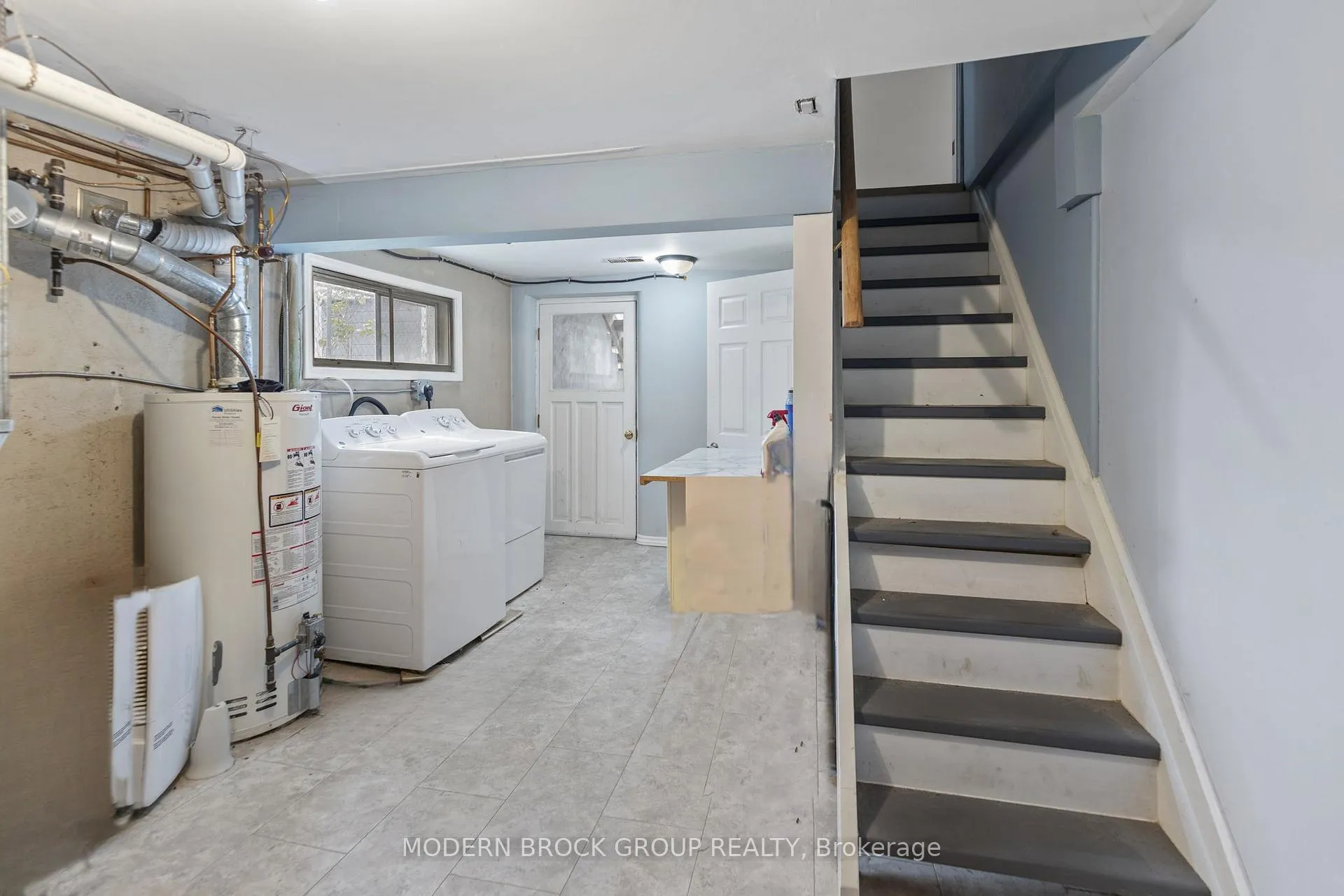 Photo 16 of 26 Shaw Street, Kingston, Rideau — HOMEH