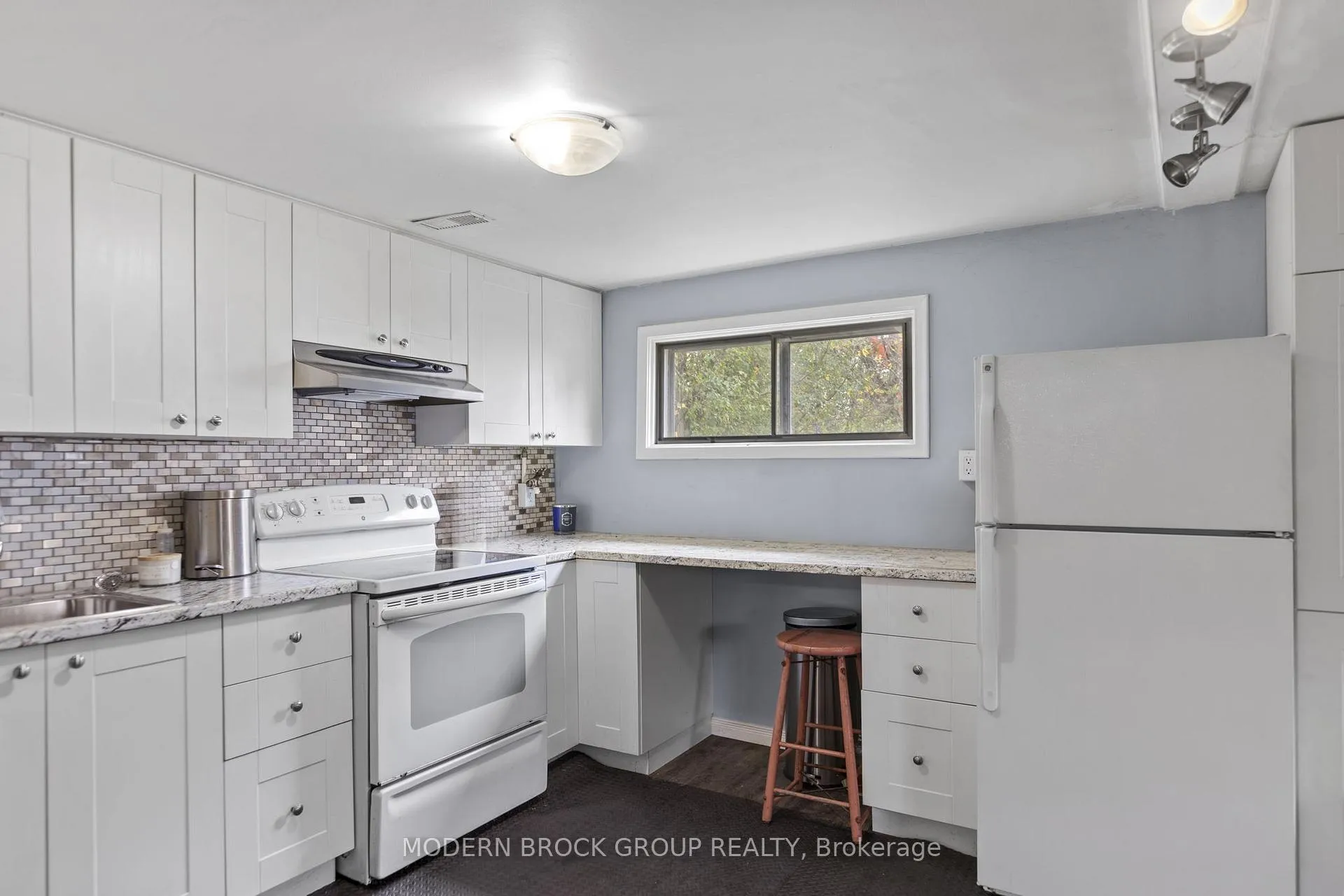 Photo 19 of 26 Shaw Street, Kingston, Rideau — HOMEH