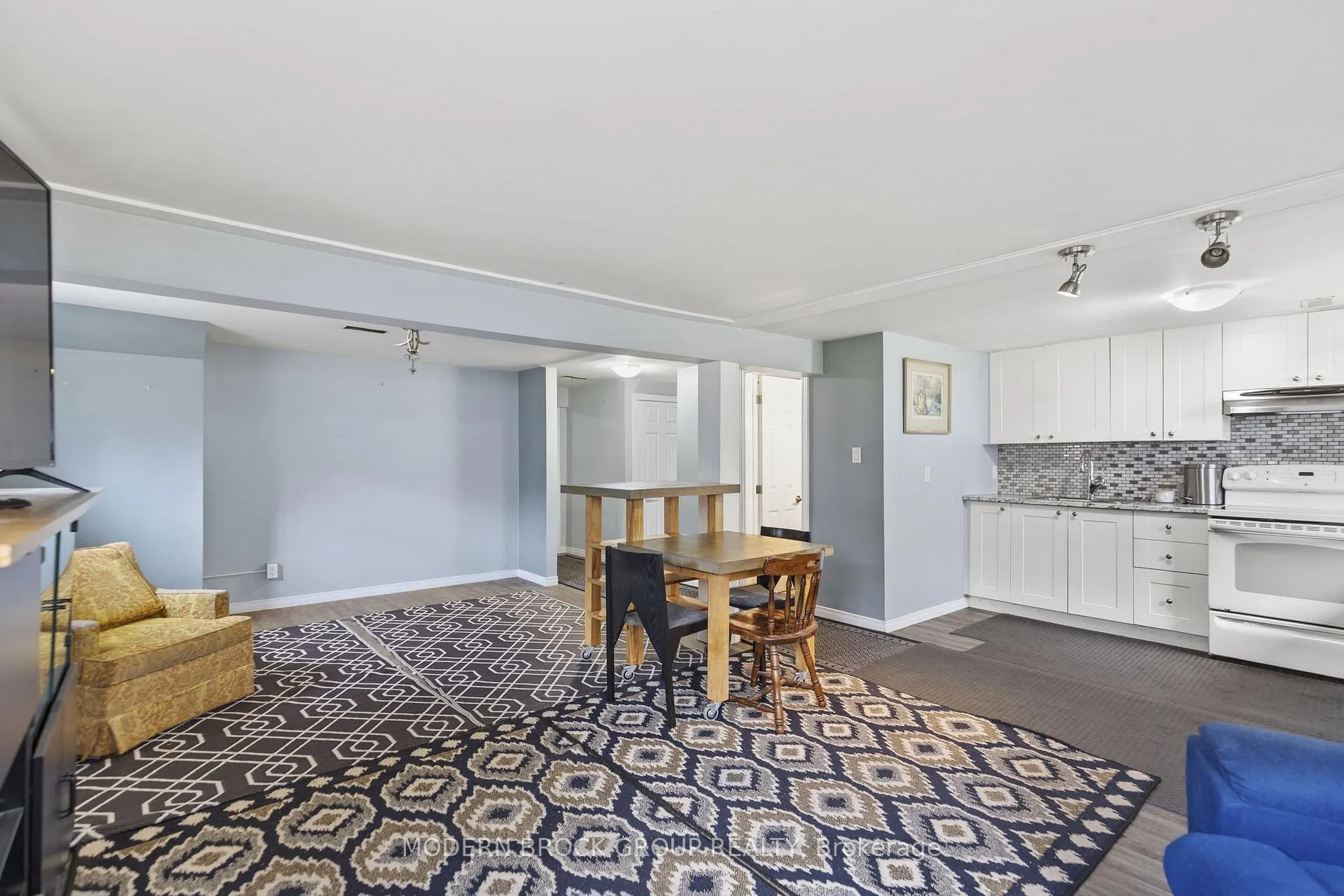 Photo 23 of 26 Shaw Street, Kingston, Rideau — HOMEH