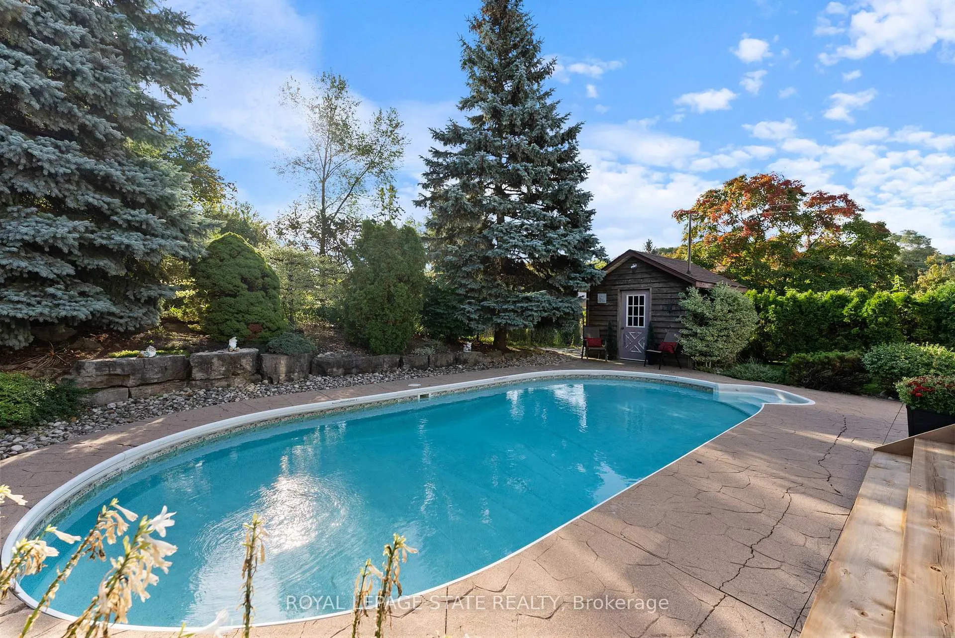 Photo 3 of 25 Battlefield Drive, Hamilton, Stoney Creek — HOMEH