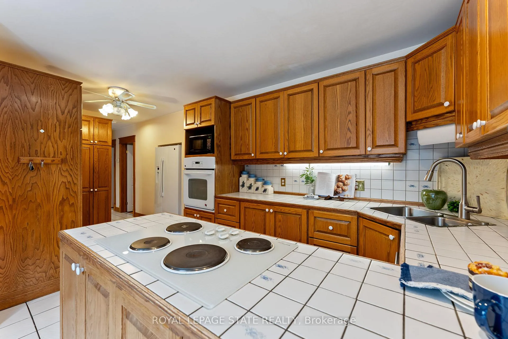 Photo 9 of 25 Battlefield Drive, Hamilton, Stoney Creek — HOMEH