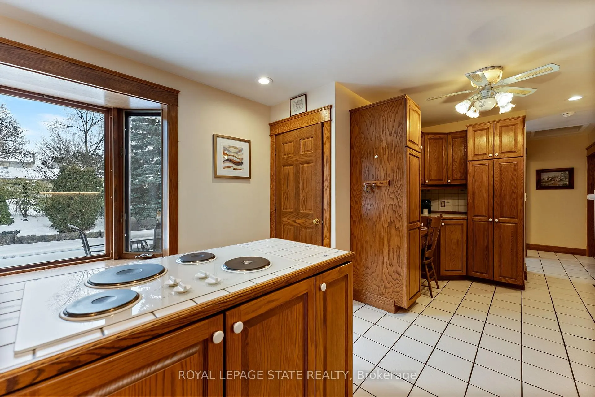 Photo 10 of 25 Battlefield Drive, Hamilton, Stoney Creek — HOMEH