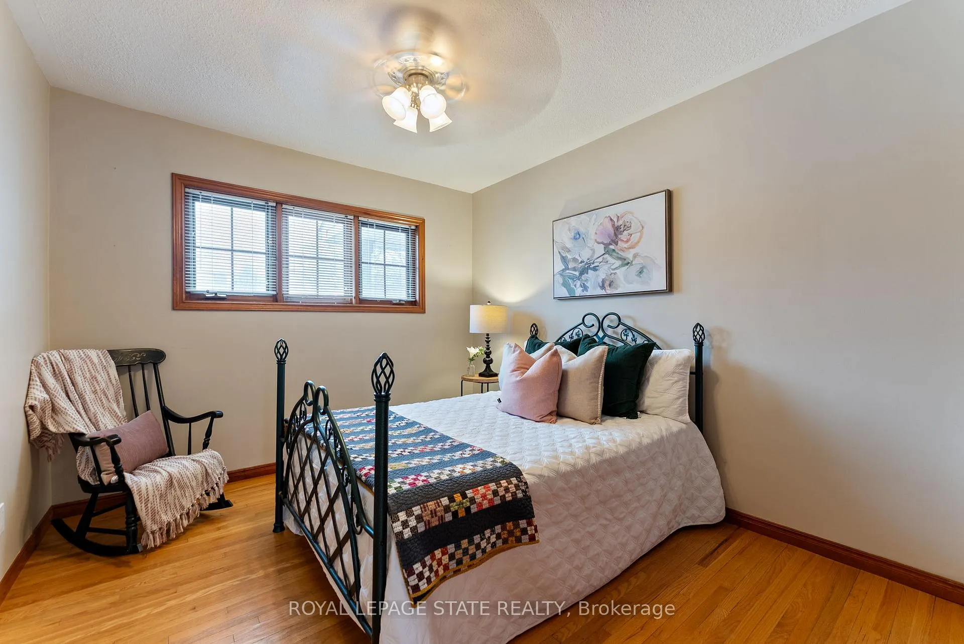 Photo 14 of 25 Battlefield Drive, Hamilton, Stoney Creek — HOMEH