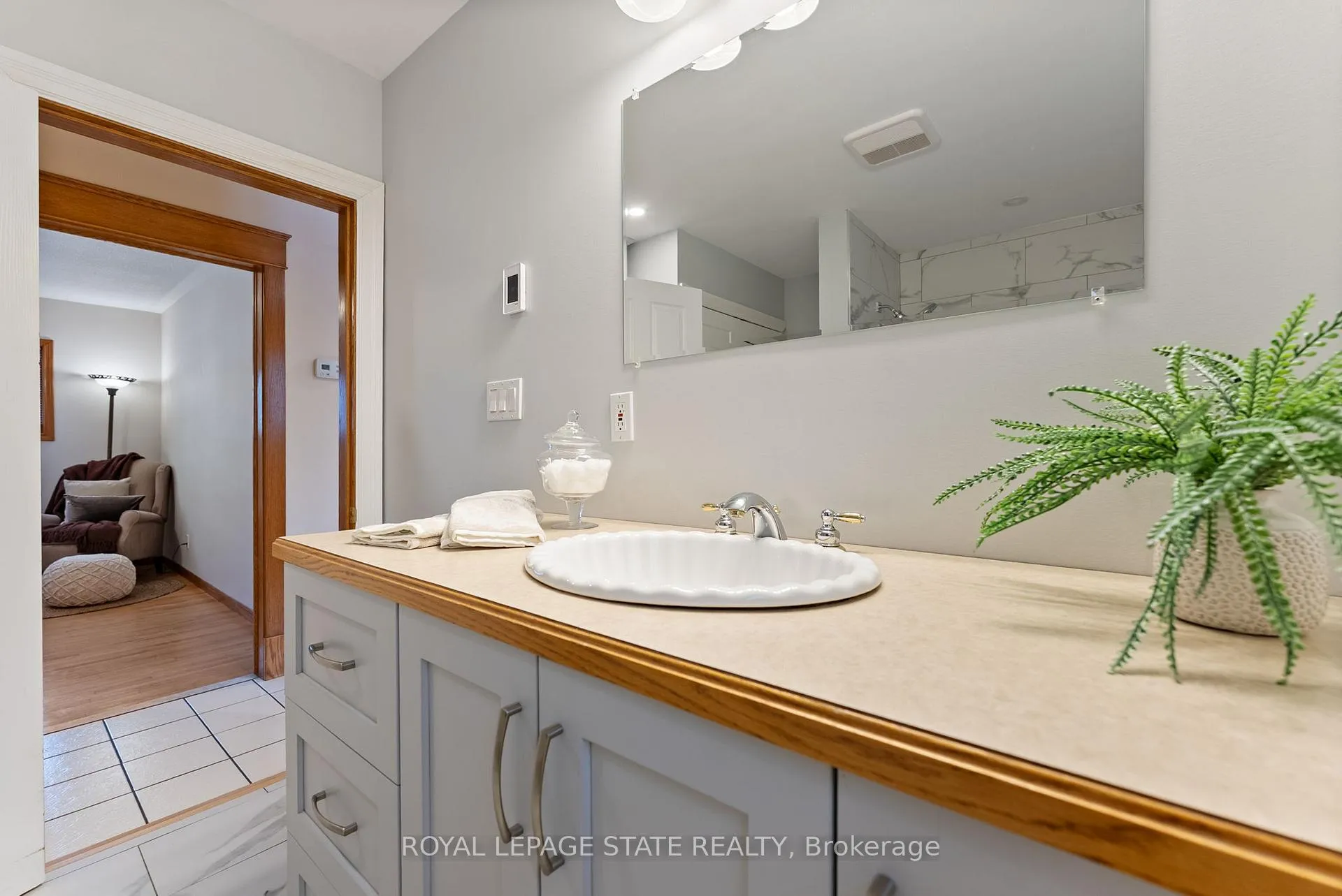 Photo 17 of 25 Battlefield Drive, Hamilton, Stoney Creek — HOMEH