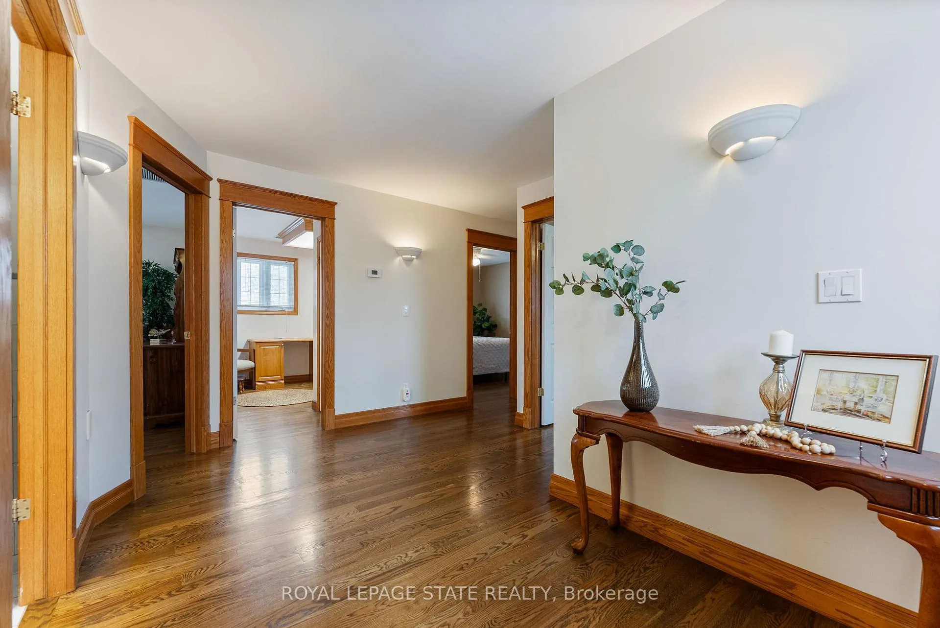 Photo 18 of 25 Battlefield Drive, Hamilton, Stoney Creek — HOMEH