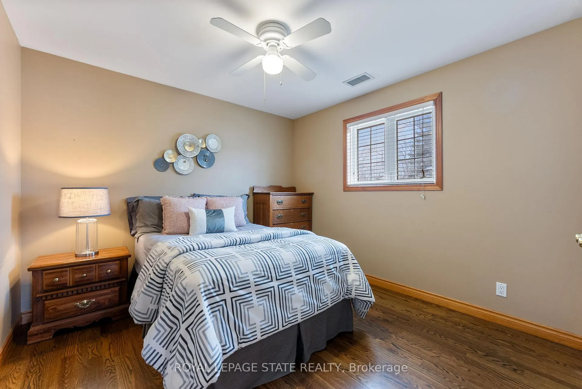 Photo 23 of 25 Battlefield Drive, Hamilton, Stoney Creek — HOMEH