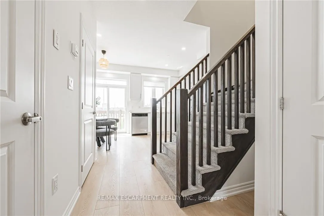Photo 8 of Unit 29, 61 Soho Street, Hamilton, Stoney Creek Mountain — HOMEH