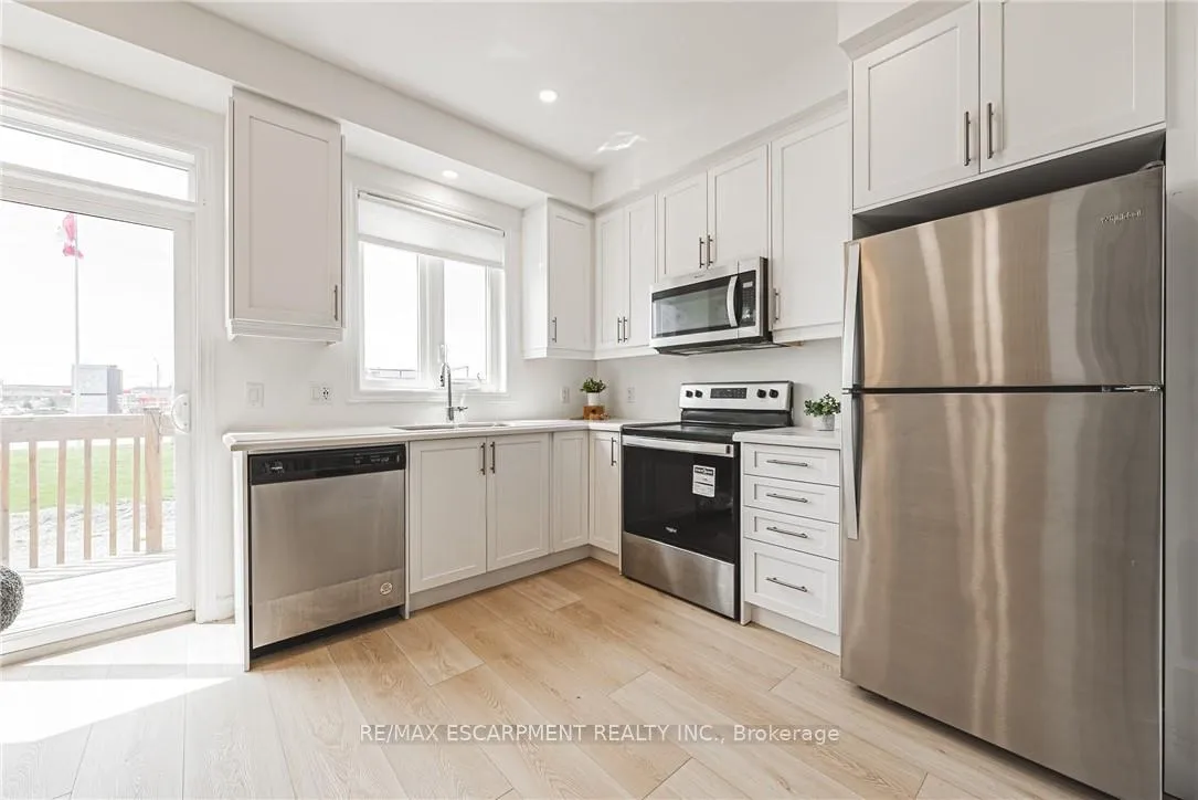 Photo 10 of Unit 29, 61 Soho Street, Hamilton, Stoney Creek Mountain — HOMEH