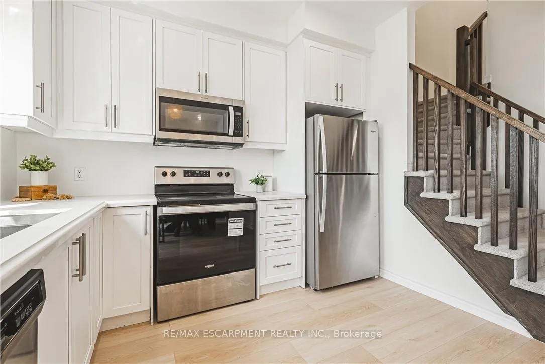 Photo 11 of Unit 29, 61 Soho Street, Hamilton, Stoney Creek Mountain — HOMEH