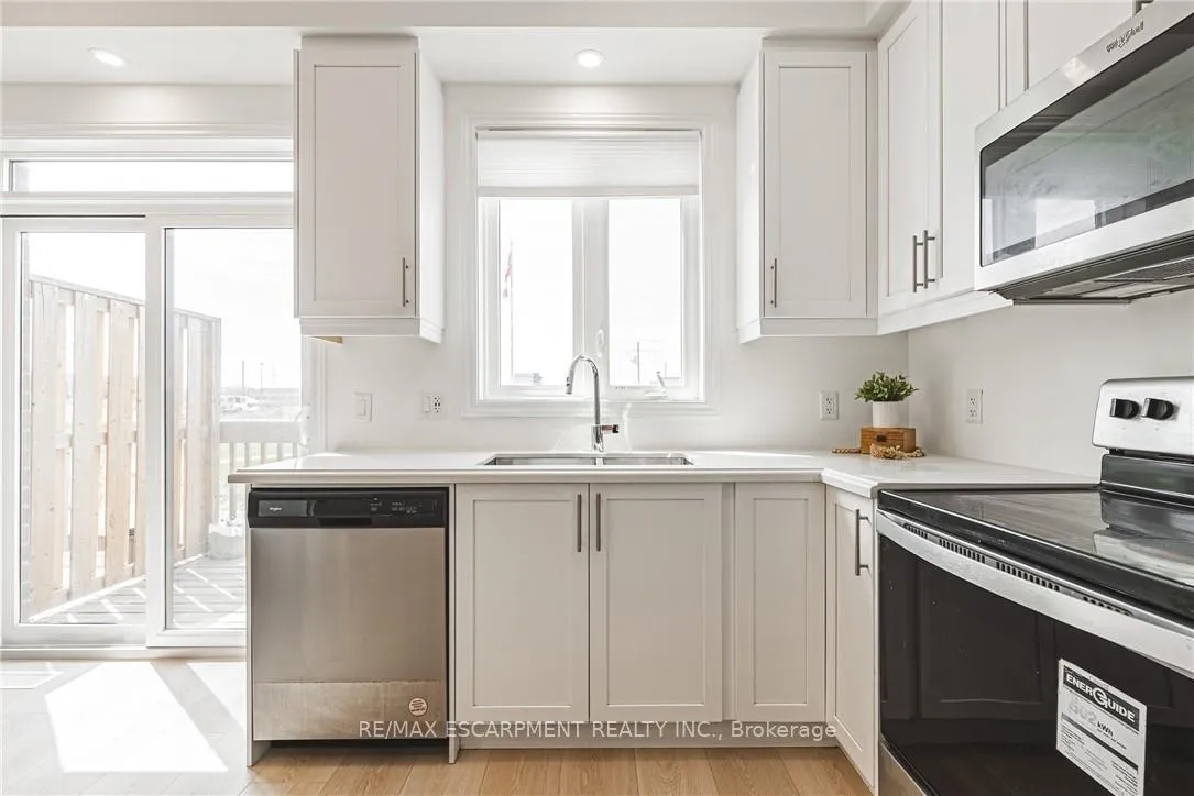 Photo 12 of Unit 29, 61 Soho Street, Hamilton, Stoney Creek Mountain — HOMEH
