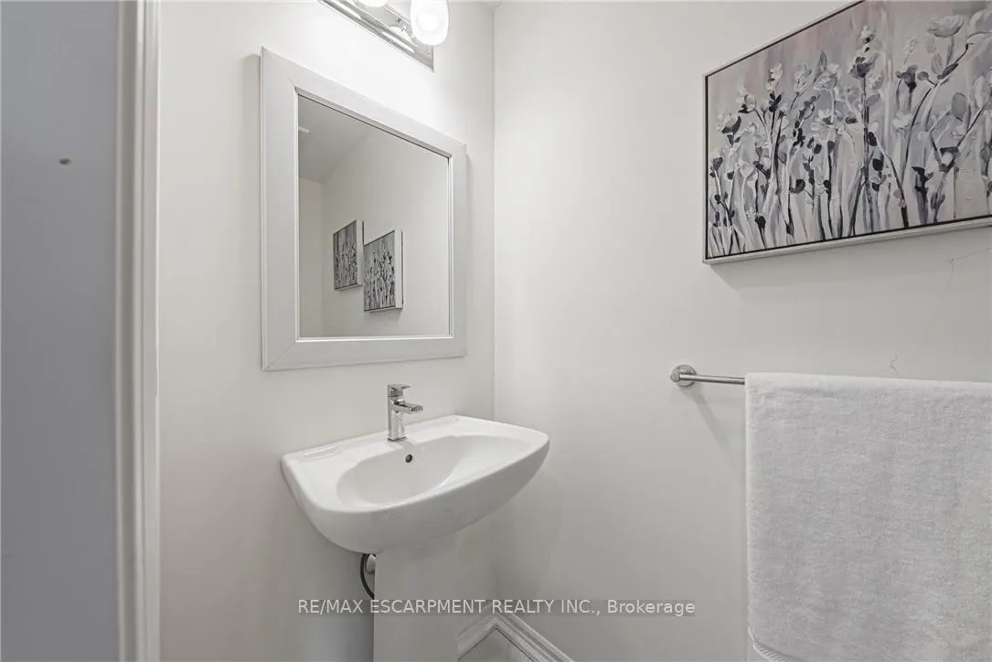 Photo 15 of Unit 29, 61 Soho Street, Hamilton, Stoney Creek Mountain — HOMEH