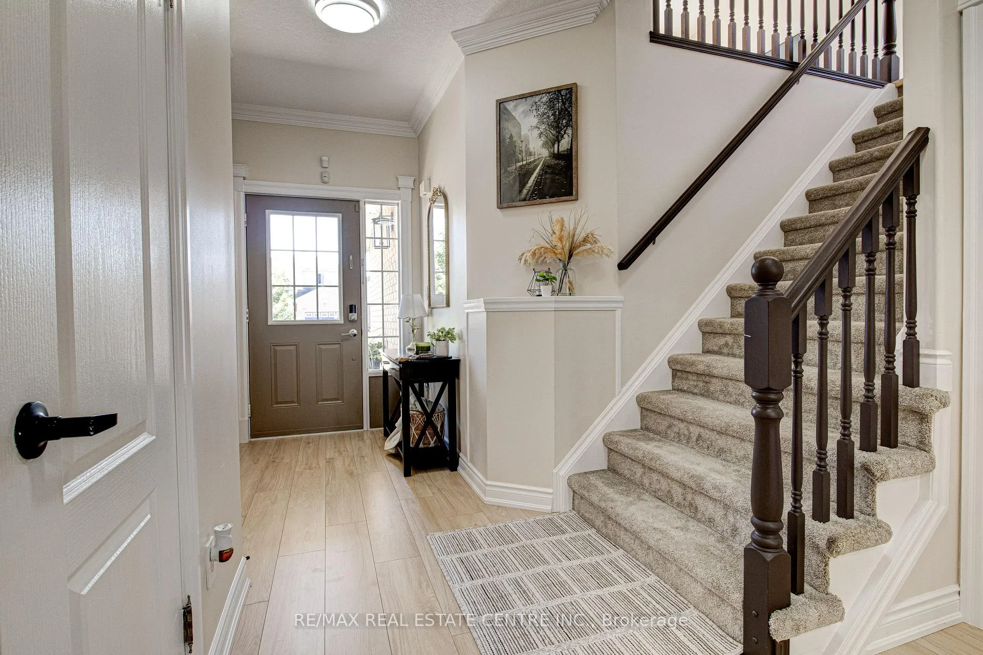 Photo 3 of 428 Thomas Slee Drive, Kitchener, Doon South — HOMEH