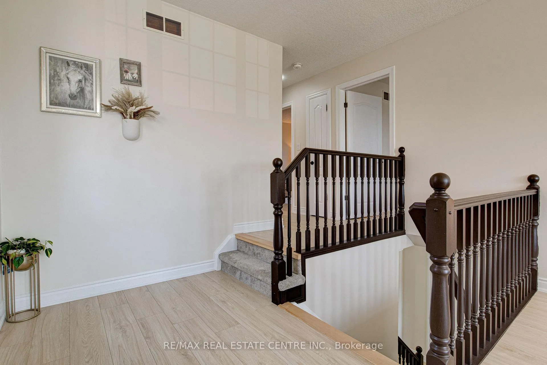 Photo 22 of 428 Thomas Slee Drive, Kitchener, Doon South — HOMEH