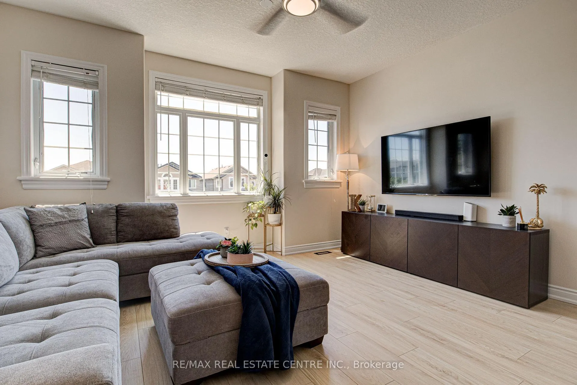 Photo 24 of 428 Thomas Slee Drive, Kitchener, Doon South — HOMEH