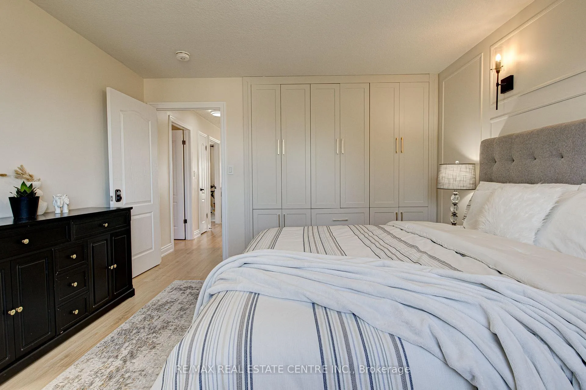 Photo 28 of 428 Thomas Slee Drive, Kitchener, Doon South — HOMEH