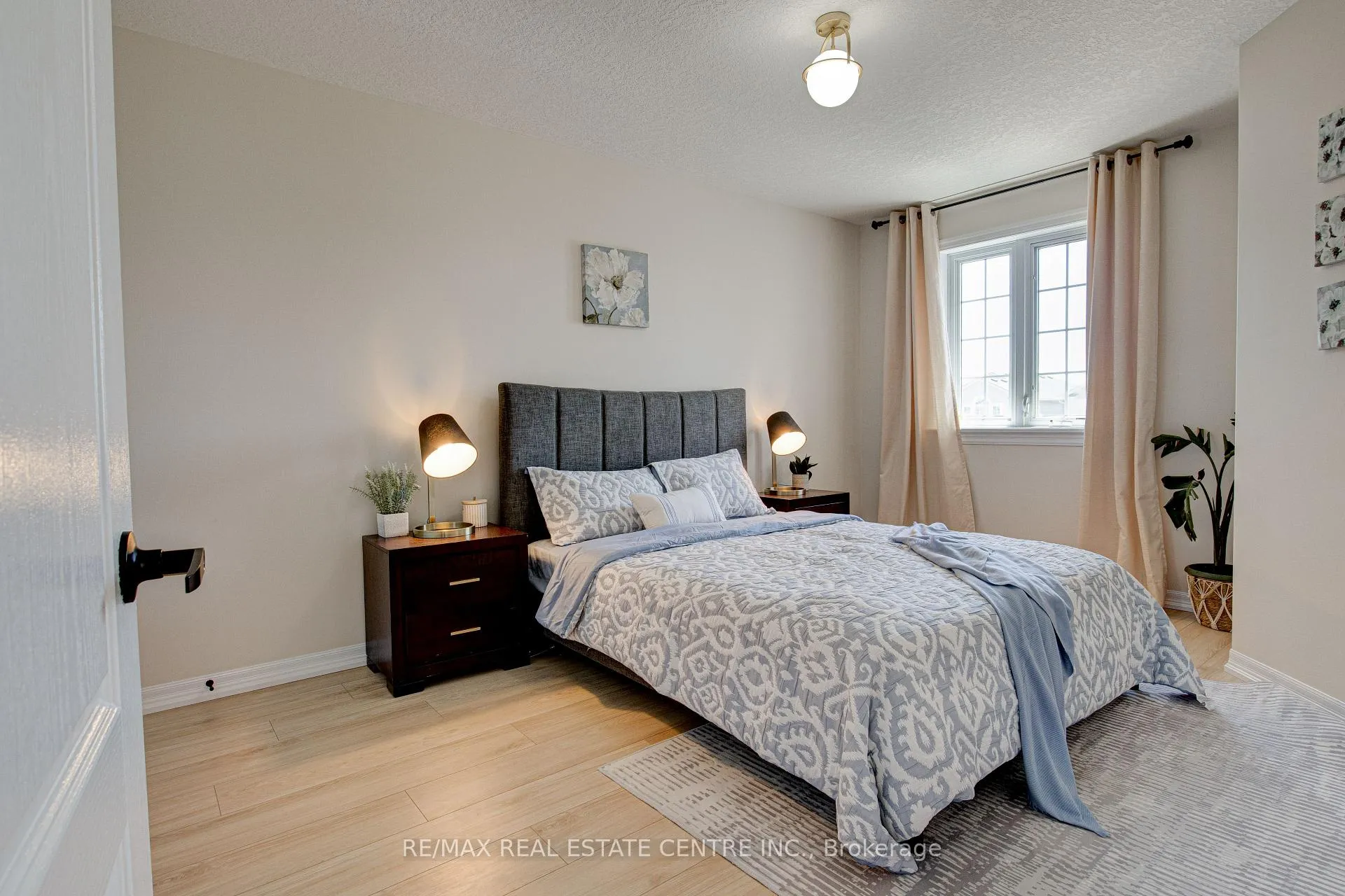 Photo 36 of 428 Thomas Slee Drive, Kitchener, Doon South — HOMEH