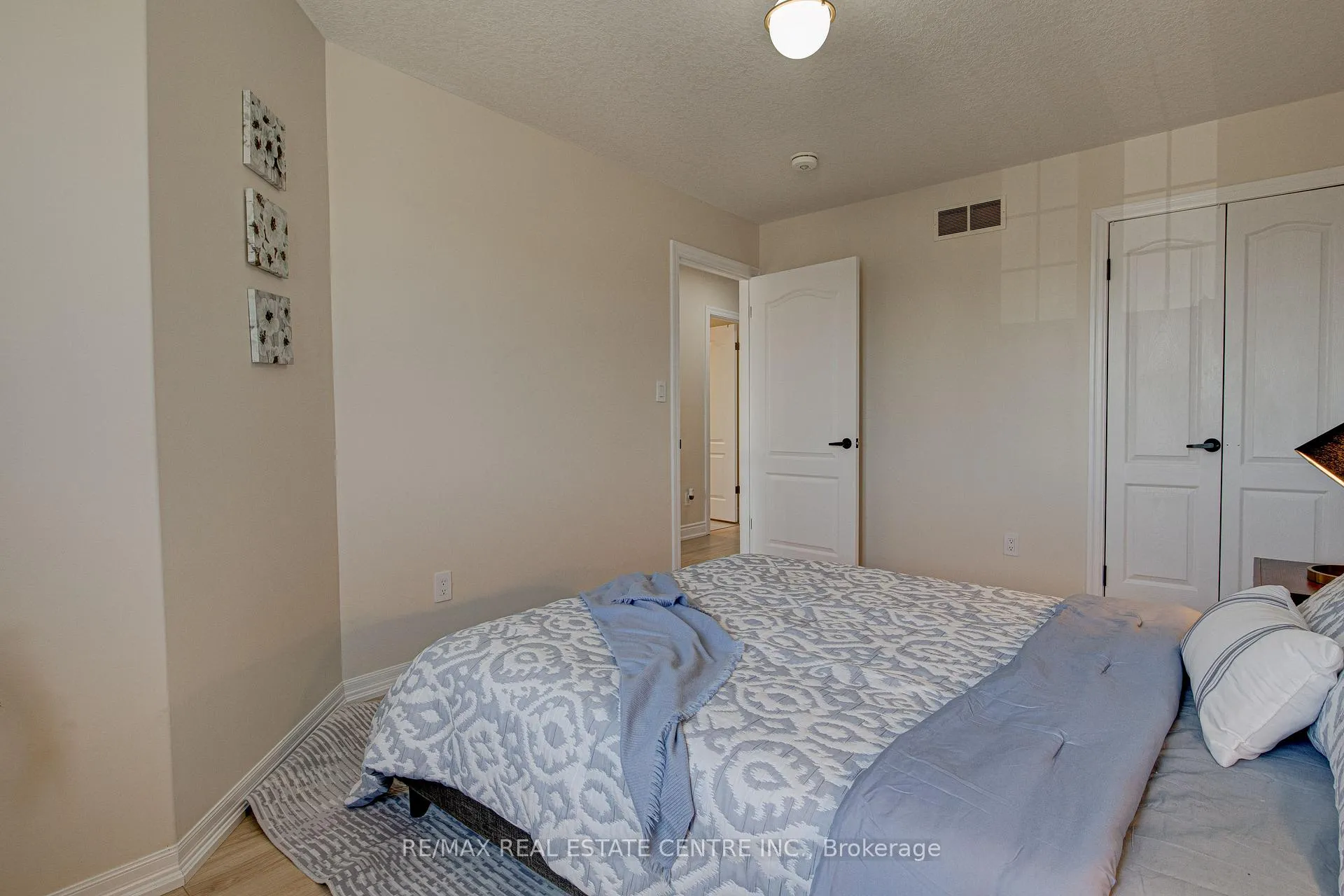 Photo 38 of 428 Thomas Slee Drive, Kitchener, Doon South — HOMEH