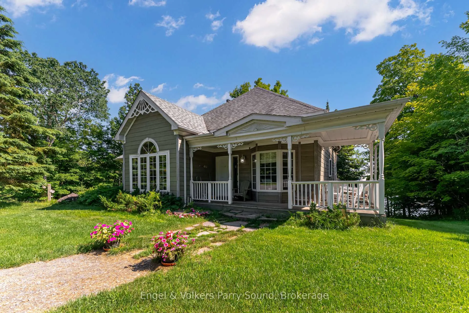 Photo 1 of 37 Lizzies Lane, McKellar — HOMEH