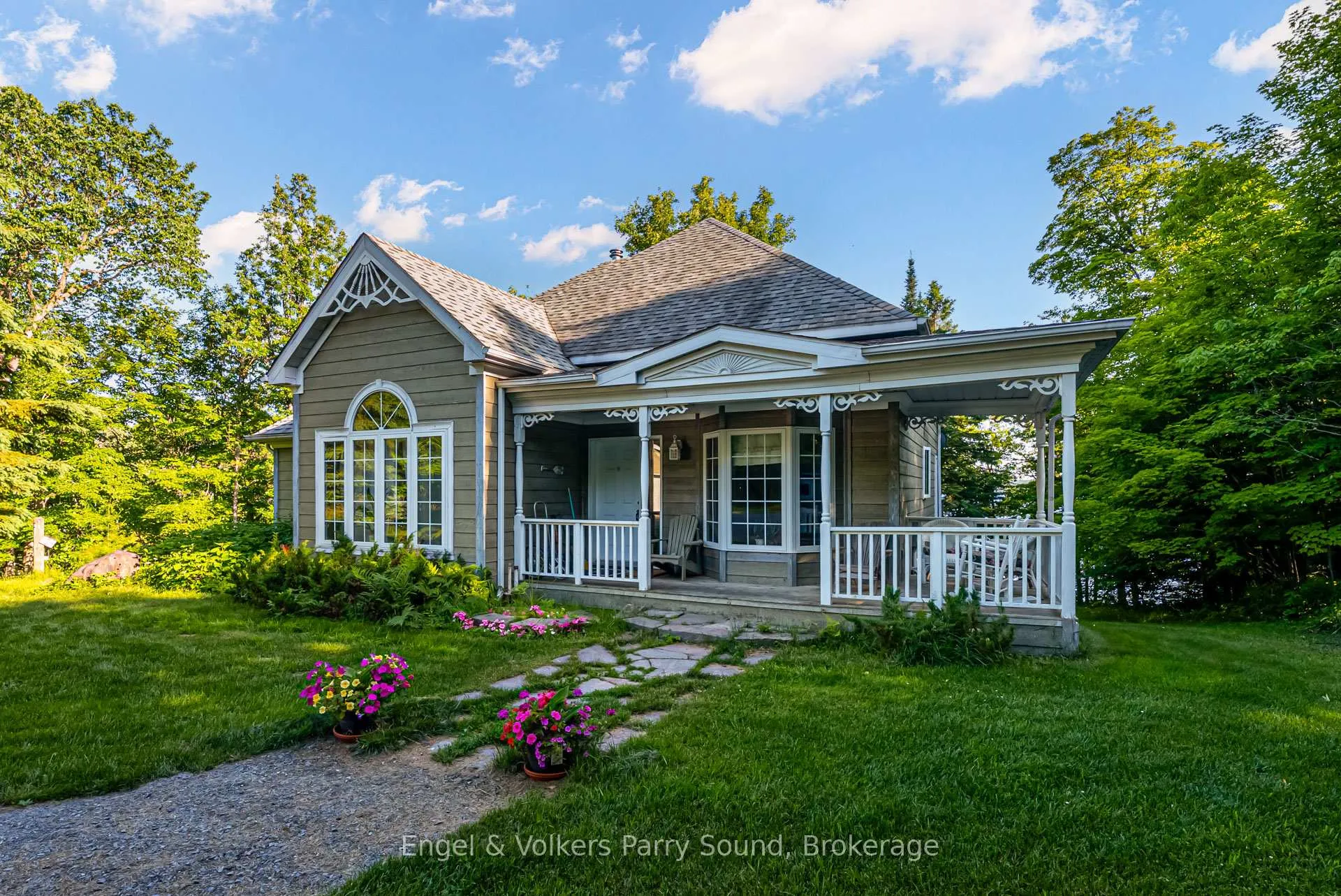 Photo 3 of 37 Lizzies Lane, McKellar — HOMEH