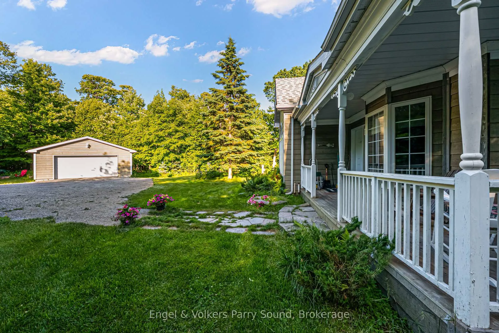 Photo 4 of 37 Lizzies Lane, McKellar — HOMEH