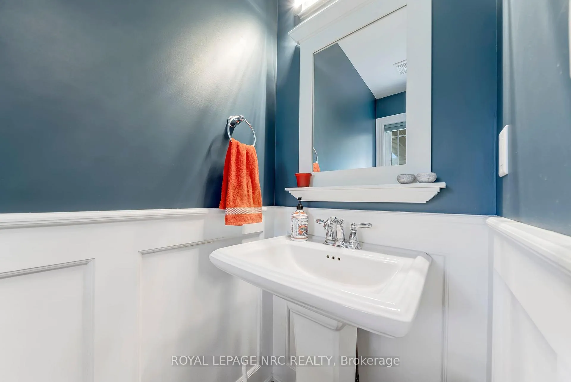 Photo 5 of 4471 Garden Gate Terrace, Lincoln, Beamsville — HOMEH