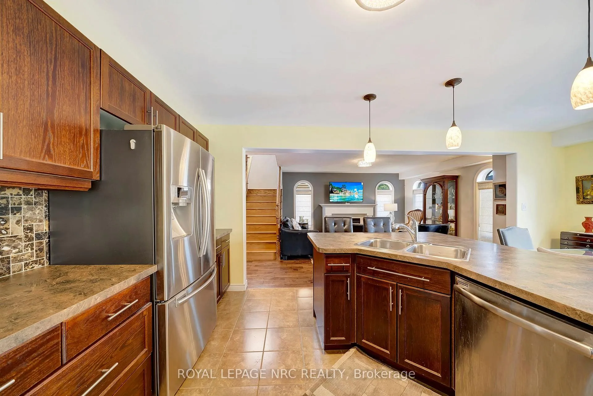 Photo 13 of 4471 Garden Gate Terrace, Lincoln, Beamsville — HOMEH
