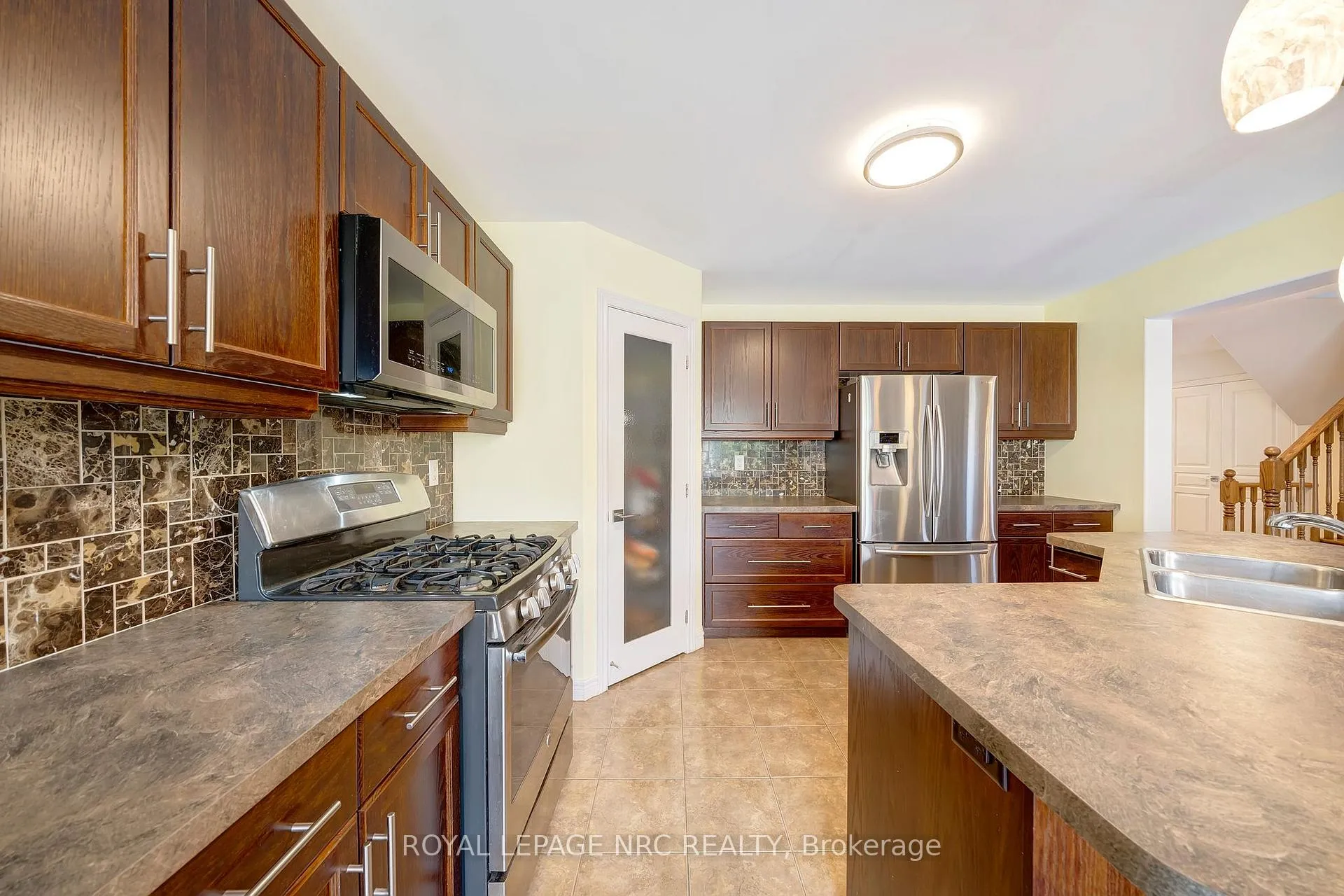 Photo 14 of 4471 Garden Gate Terrace, Lincoln, Beamsville — HOMEH