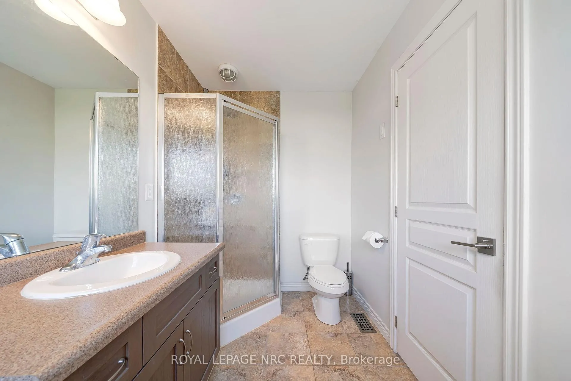 Photo 25 of 4471 Garden Gate Terrace, Lincoln, Beamsville — HOMEH