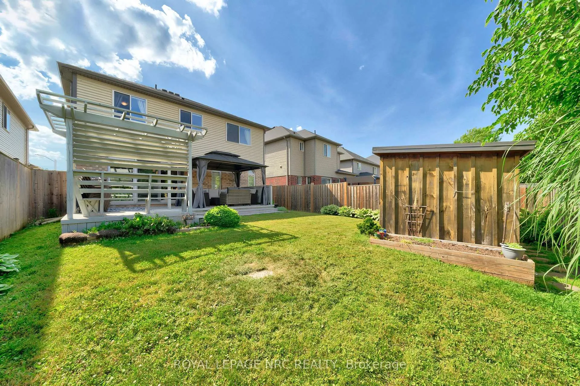 Photo 32 of 4471 Garden Gate Terrace, Lincoln, Beamsville — HOMEH