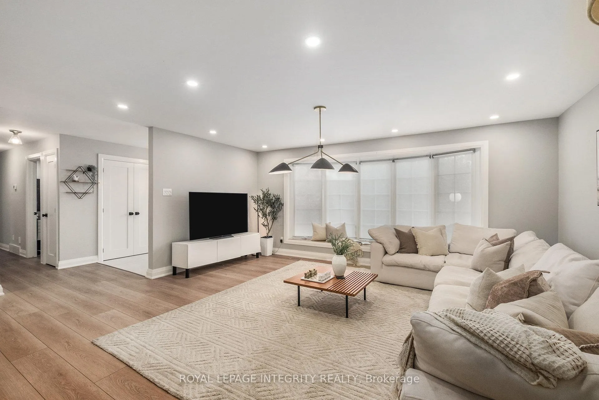 Photo 9 of 1843 Rideau Road, Ottawa, Riverside South — HOMEH