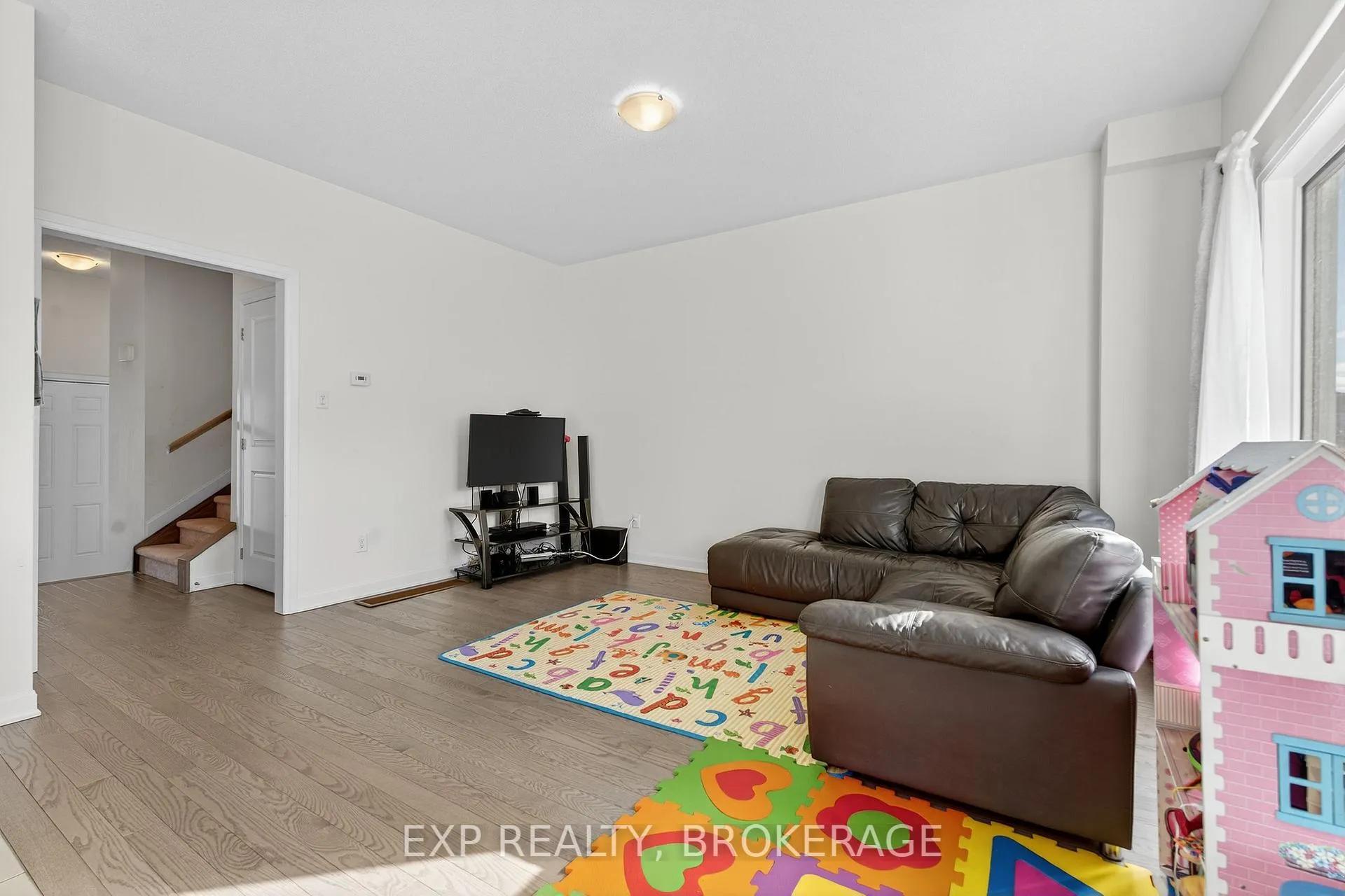 Photo 8 of 73 Oakmont Drive, Loyalist, Bath — HOMEH