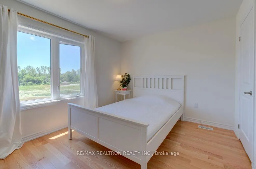 Photo 7 of 88 Gilham Way, Brant, Paris — HOMEH