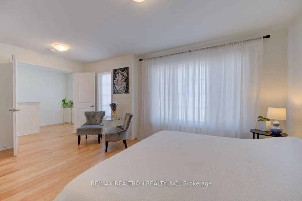 Photo 8 of 88 Gilham Way, Brant, Paris — HOMEH