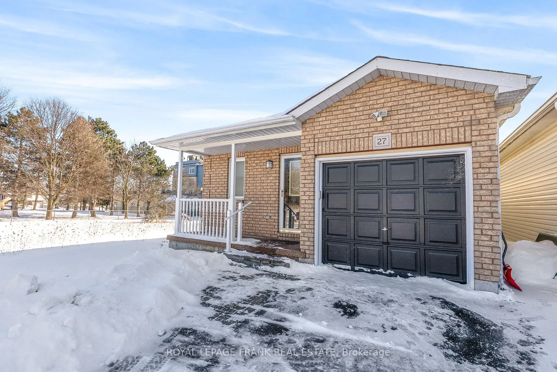 Photo 1 of 27 Dale Park, Clarington, Courtice — HOMEH
