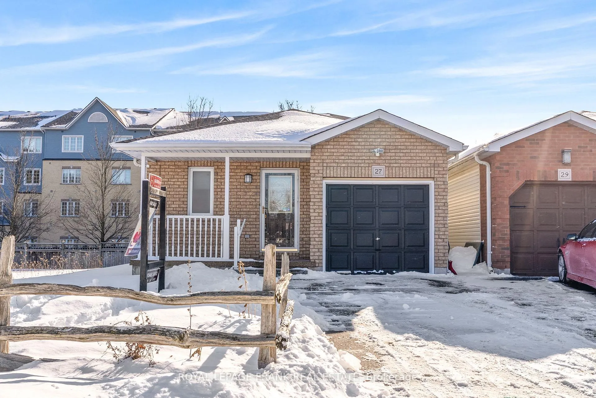 Photo 2 of 27 Dale Park, Clarington, Courtice — HOMEH