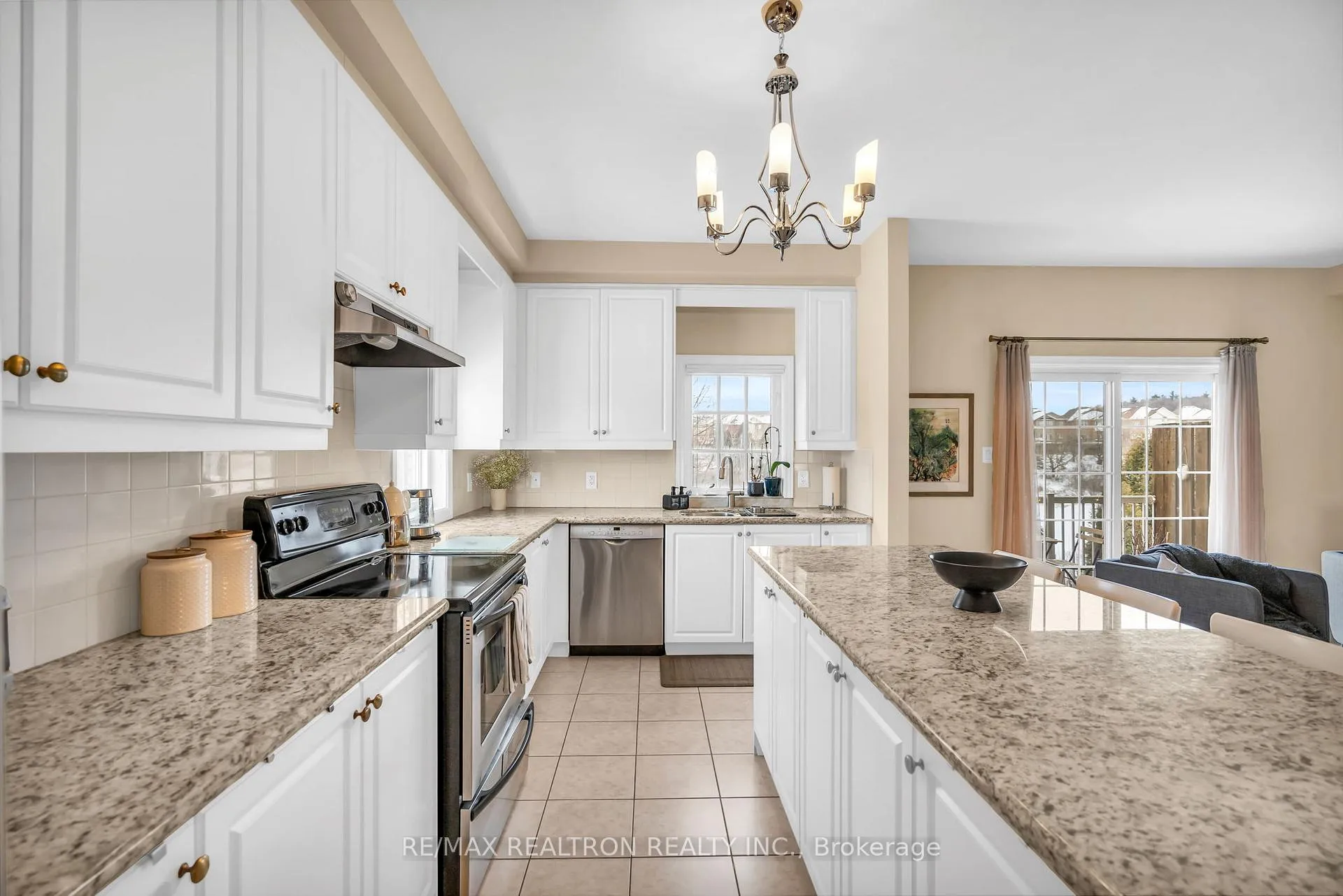 Photo 13 of Unit 1, 8900 Bathurst Street, Vaughan, Patterson — HOMEH