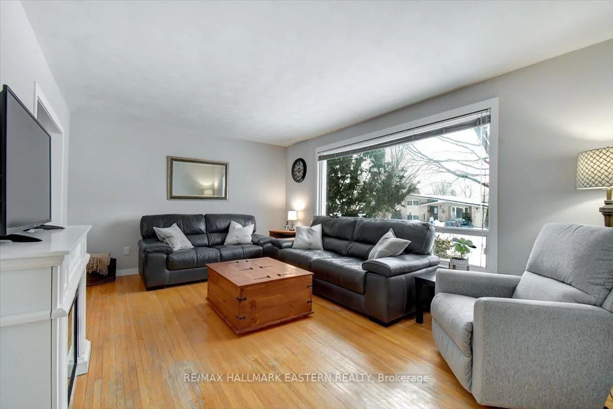 Photo 10 of 1193 Huron Street, Peterborough, Northcrest Ward 5 — HOMEH