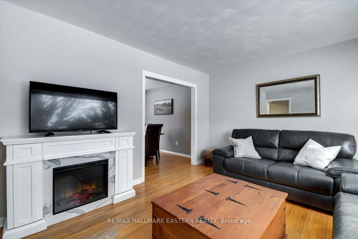 Photo 11 of 1193 Huron Street, Peterborough, Northcrest Ward 5 — HOMEH