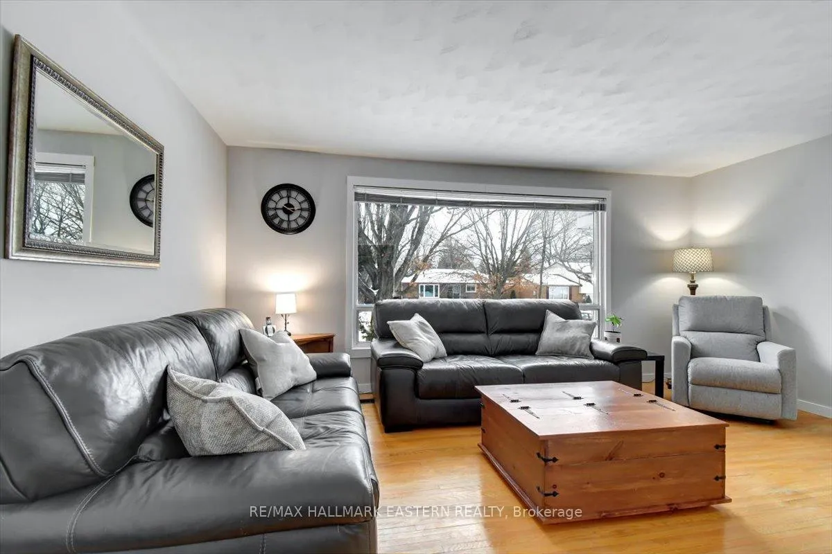 Photo 12 of 1193 Huron Street, Peterborough, Northcrest Ward 5 — HOMEH