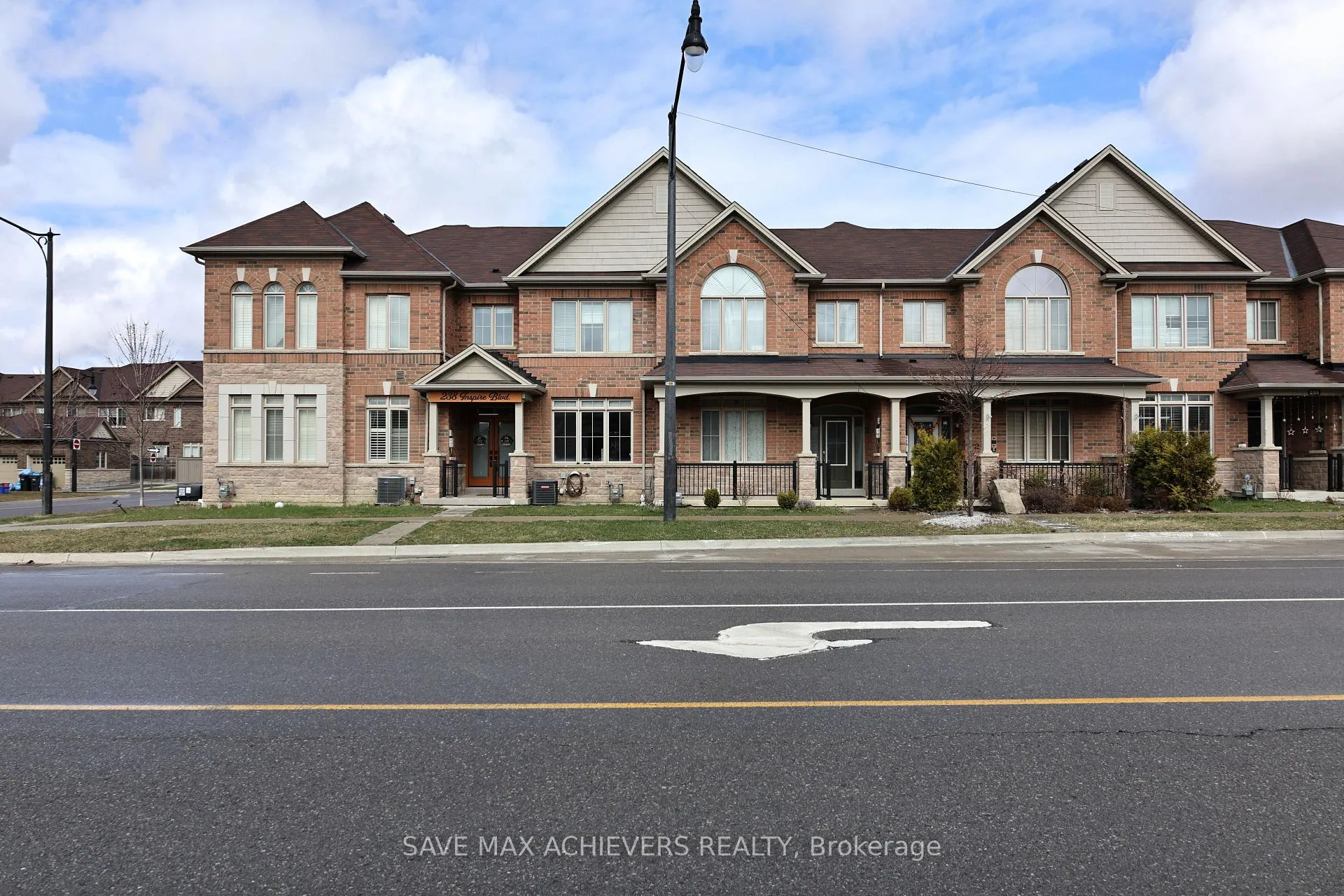 Photo 2 of 238 Inspire Boulevard N, Brampton, Sandringham-Wellington North — HOMEH