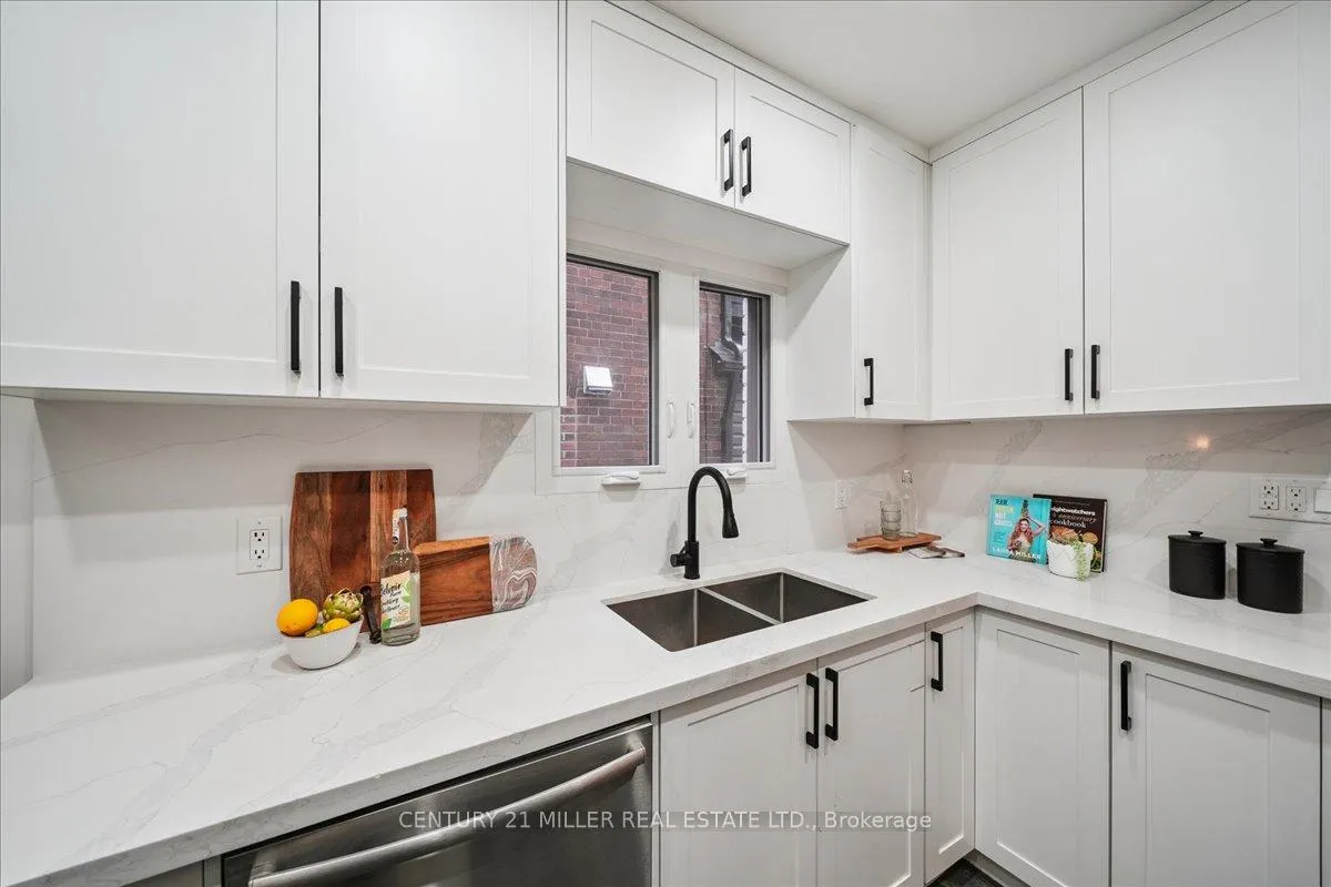 Photo 9 of 94 Castlewood Road, Toronto, Lawrence Park South — HOMEH