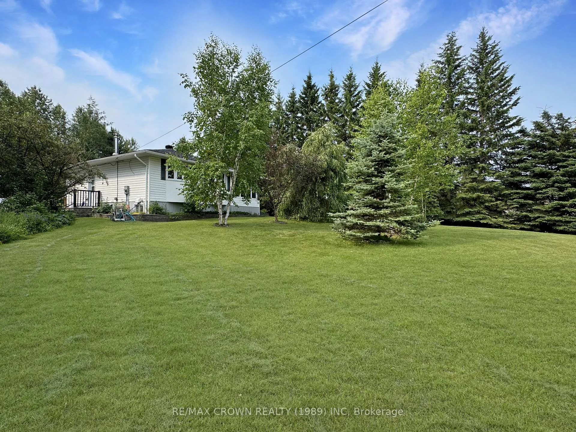 Photo 1 of 220 Third Avenue, Hornepayne — HOMEH