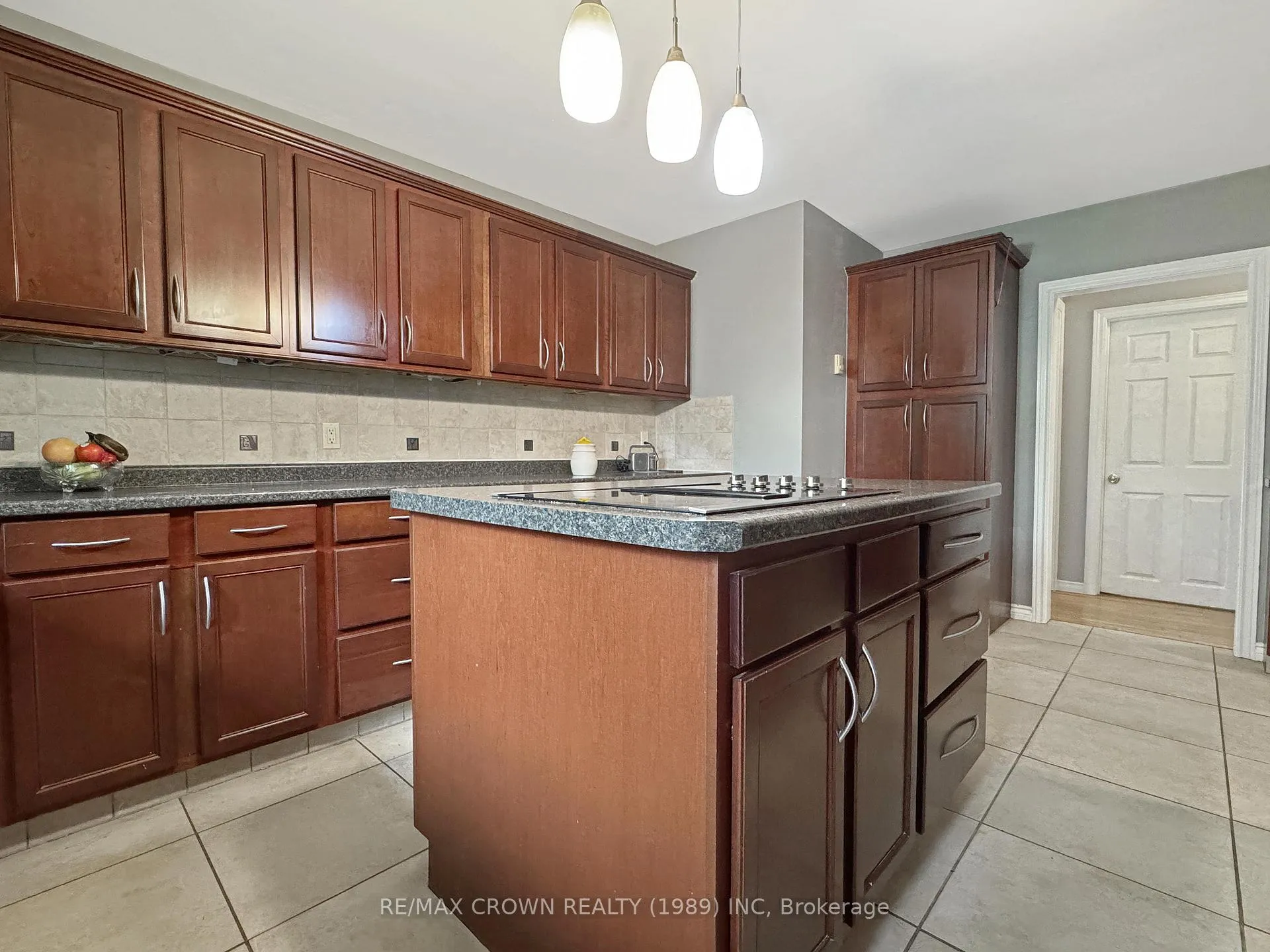 Photo 4 of 220 Third Avenue, Hornepayne — HOMEH