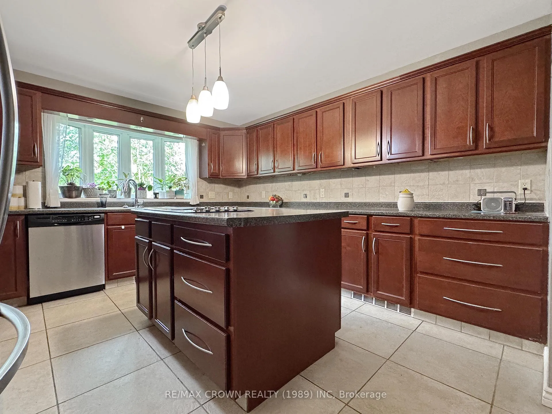 Photo 5 of 220 Third Avenue, Hornepayne — HOMEH
