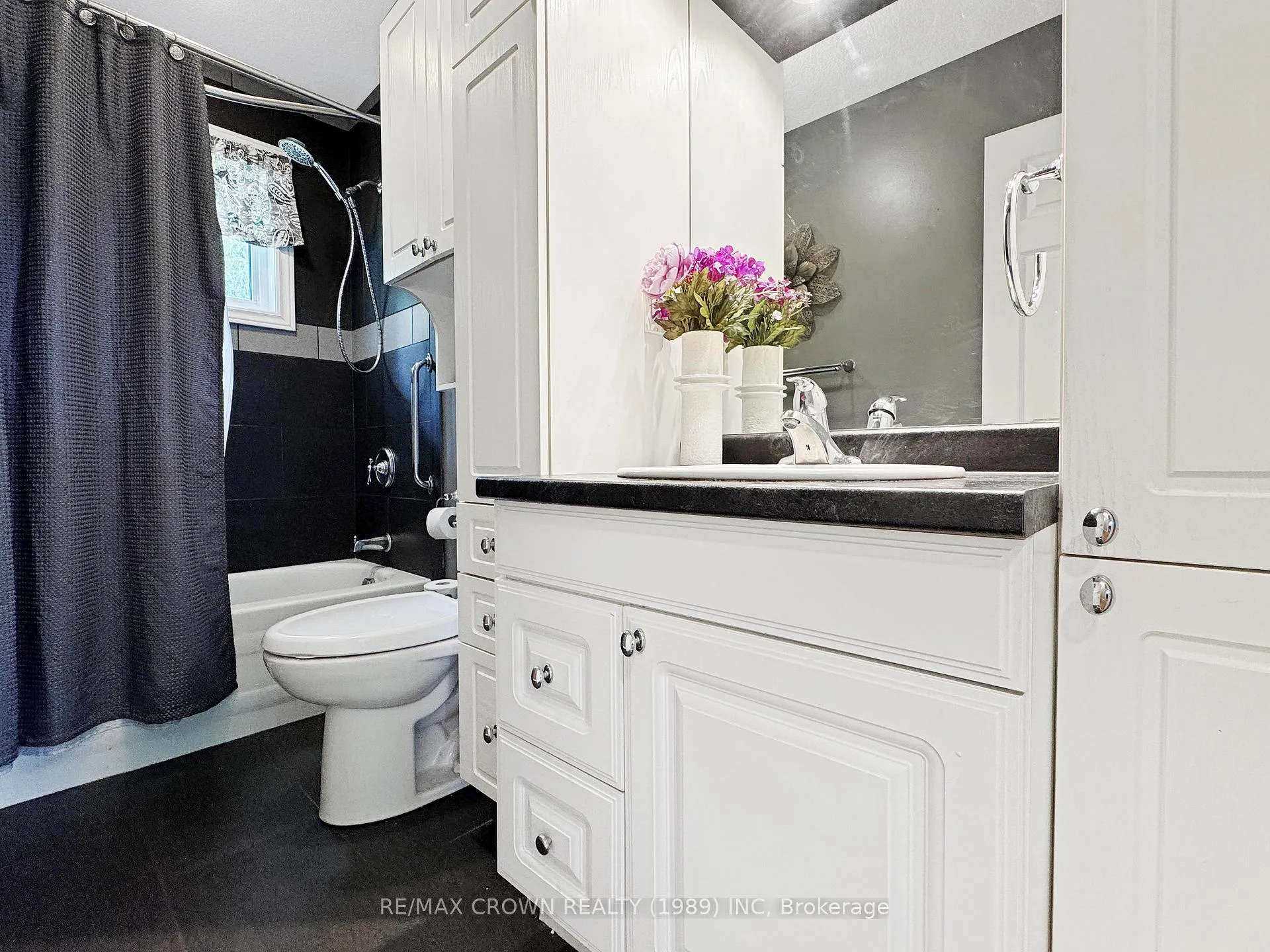Photo 16 of 220 Third Avenue, Hornepayne — HOMEH